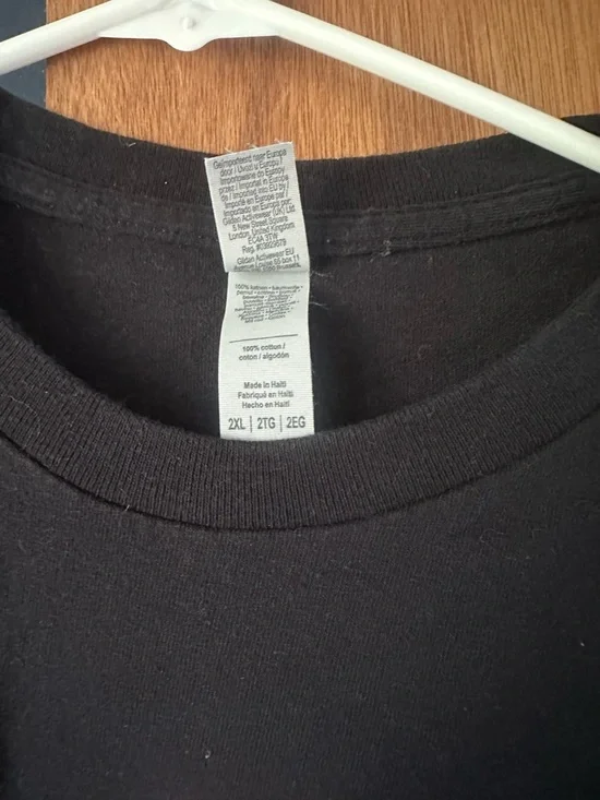 Gildan Black Tee with Pastel Anatomical Heart Graphic - Picture 2 of 3